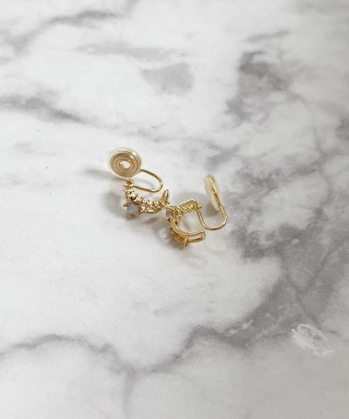 yu-ka(ユーカ)の「YU-KA:デザインイヤリング Designer earrings(イヤリング・レディース・ゴールド・FREE)」の3枚目の写真