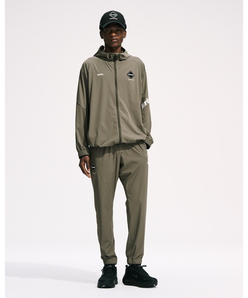 F.C.Real Bristol(エフシーレアルブリストル)の「CORDURA 4-WAY STRETCH JOGGER PANTS(その他パンツ・メンズ・ブラック/グレイッシュベージュ・MEDIUM/SMALL/XX-LARGE/X-LARGE/LARGE)」の4枚目の写真