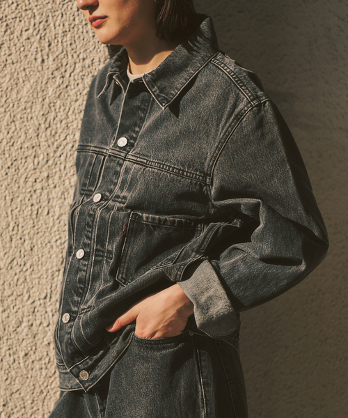 Levi's(リーバイス)の「Levi’s(リーバイス) 別注 2nd Type トラッカー ジャケット(デニムジャケット・メンズ・チャコールグレー・SMALL/MEDIUM/LARGE/X-LARGE/XX-LARGE/X-SMALL)」の3枚目の写真