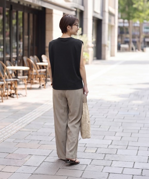 STYLE DELI(スタイルデリ)の「接触冷感Wタックカットソートップス(Tシャツ/カットソー・レディース・ブラック/イエロー/ホワイト・FREE)」の10枚目の写真