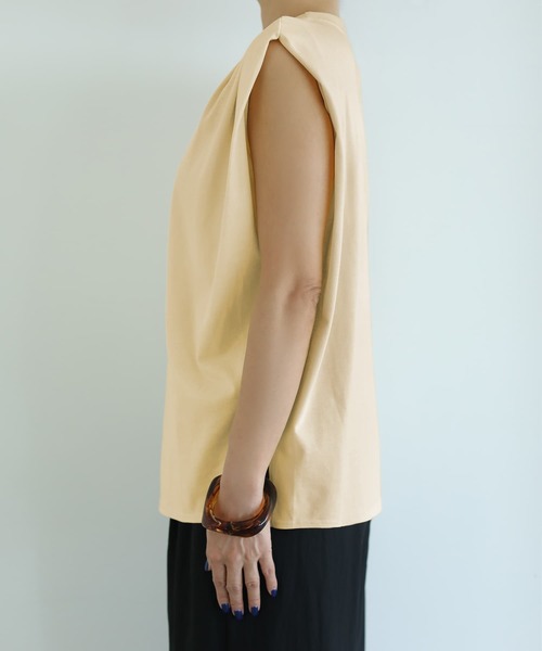 STYLE DELI(スタイルデリ)の「接触冷感Wタックカットソートップス(Tシャツ/カットソー・レディース・ブラック/イエロー/ホワイト・FREE)」の17枚目の写真