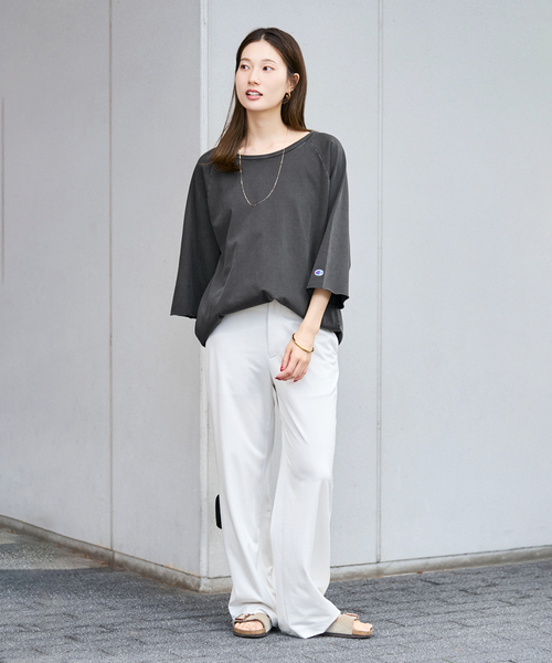FRAMeWORK(フレームワーク)の「CHAMPION/チャンピオン 別注 30-3 MVS JERSEY TEE(Tシャツ/カットソー・レディース・ベージュ/スミクロ・FREE)」の3枚目の写真