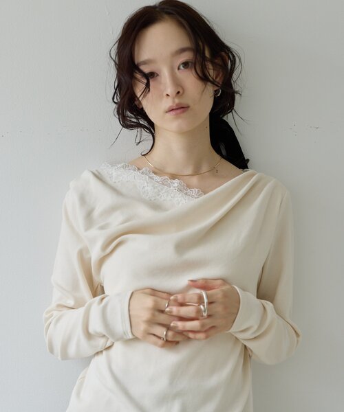 DISCOAT(ディスコート)の「【Noka】レース使いドレーププルオーバー《WEB限定》(Tシャツ/カットソー・レディース・ブラウン/ブラック/アイボリー・FREE)」の1枚目の写真