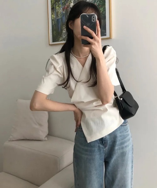 semuse(セミューズ)の「カシュクールアシメトリー高見え美人ブラウス(シャツ/ブラウス・レディース・ブラック/アイボリー・FREE)」の4枚目の写真