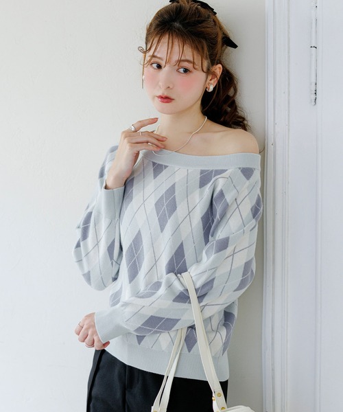 alotta（アロッタ）の「【Corie】アーガイル柄ワンショルデザインニット（ニット/セーター・レディース・ブラウン/アイボリー/ブルーグレー・M/L）」の2枚目の写真