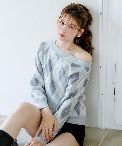 alotta（アロッタ）の「【Corie】アーガイル柄ワンショルデザインニット（ニット/セーター・レディース・ブラウン/アイボリー/ブルーグレー・M/L）」の15枚目の写真