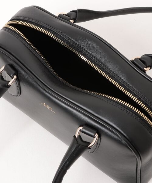 A.P.C.（アーペーセー）の「SAC PALOMA SMALL（ショルダーバッグ・メンズ・ブラック・ONESIZE）」の3枚目の写真