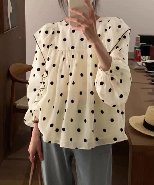 ReRe(リリ)の「ドット柄パイピングフリルボリュームスリーブブラウス(シャツ/ブラウス・レディース・ベージュ・MEDIUM/LARGE/X-LARGE)」の3枚目の写真