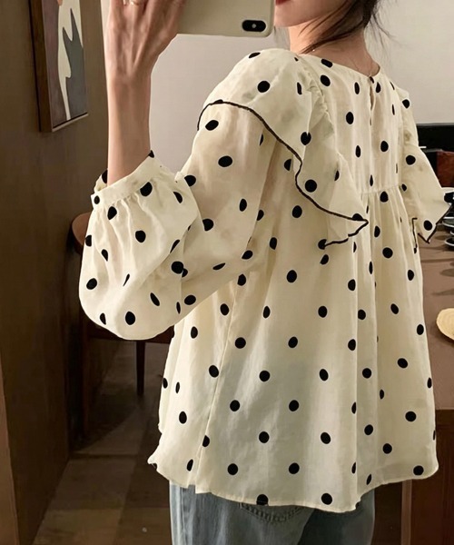 ReRe(リリ)の「ドット柄パイピングフリルボリュームスリーブブラウス(シャツ/ブラウス・レディース・ベージュ・MEDIUM/LARGE/X-LARGE)」の8枚目の写真