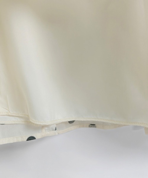 ReRe(リリ)の「ドット柄パイピングフリルボリュームスリーブブラウス(シャツ/ブラウス・レディース・ベージュ・MEDIUM/LARGE/X-LARGE)」の13枚目の写真