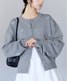 花刺繍クルーカーデ