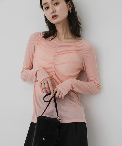 SENSE OF PLACE by URBAN RESEARCH(センスオブプレイスバイアーバンリサーチ)の「シャーリングボートネックトップ(Tシャツ/カットソー・レディース・オフホワイト/ピンク/ブラウン・ONE)」の3枚目の写真