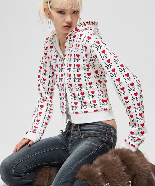 WHO'S WHO gallery(フーズフーギャラリー)の「【26AW LOOK掲載品番】I ♡ PF ジップフーディ(パーカー・レディース・サックスブルー/イエロー/オフホワイト/グレー・FREE)」の2枚目の写真