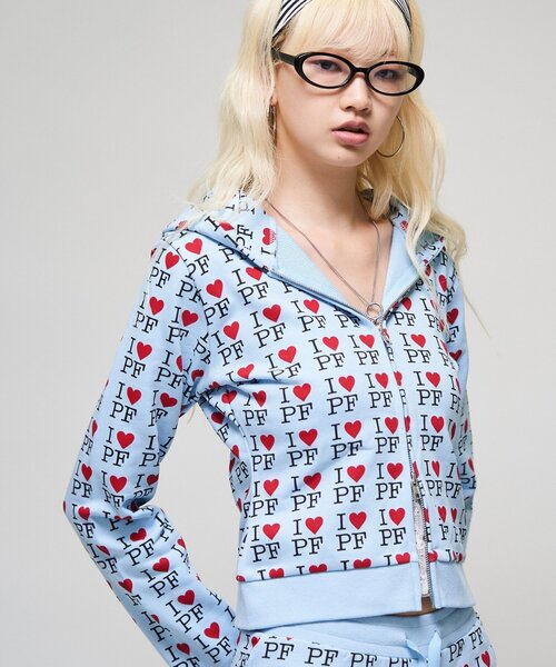 WHO'S WHO gallery(フーズフーギャラリー)の「【26AW LOOK掲載品番】I ♡ PF ジップフーディ(パーカー・レディース・サックスブルー/イエロー/オフホワイト/グレー・FREE)」の6枚目の写真