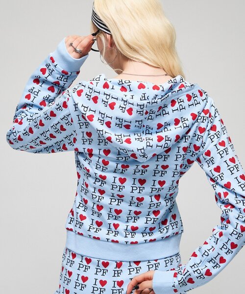 WHO'S WHO gallery(フーズフーギャラリー)の「【26AW LOOK掲載品番】I ♡ PF ジップフーディ(パーカー・レディース・サックスブルー/イエロー/オフホワイト/グレー・FREE)」の7枚目の写真