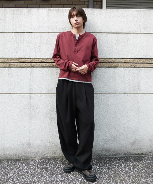 XERO（ゼロ）の「レイヤードヘンリーネックTシャツ [バーガンディ]（Tシャツ/カットソー・レディース・その他・MEDIUM/LARGE/X-LARGE）」の2枚目の写真