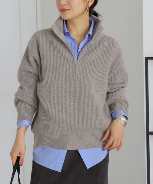 JOURNAL STANDARD(ジャーナルスタンダード)の「COLLINSVILLE ハーフジッププルオーバー(ニット/セーター・レディース・チャコールグレー/レッド/ネイビー・FREE)」の2枚目の写真
