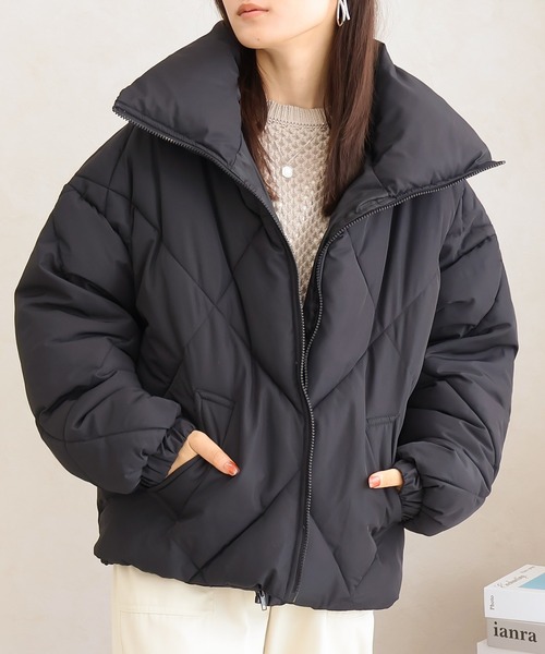 NYLAUS(ナイラス)の「【SG】ダイヤキルトBIGカラーブルゾン マフラーレス 中綿ブルゾン(その他アウター・レディース・ホワイト/ブラック/カーキ・M/L)」の1枚目の写真