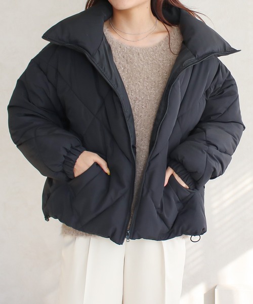 NYLAUS(ナイラス)の「【SG】ダイヤキルトBIGカラーブルゾン マフラーレス 中綿ブルゾン(その他アウター・レディース・ホワイト/ブラック/カーキ・M/L)」の8枚目の写真