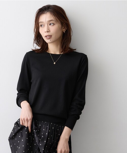 UNTITLED(アンタイトル)の「ベーシッククルーネックニット(ニット/セーター・レディース・ブルー系その他/キャメル/ブラック/ピンク系/オフホワイト/ブラウン系その他・01/02/03)」の1枚目の写真