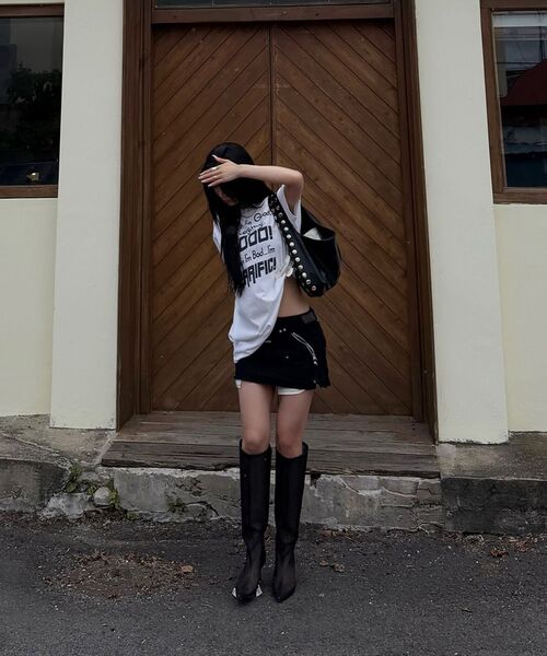 THEVINYLHOUSE(ザバイニルハウス)の「UTILITY SADDLE MICRO SKIRT(W) BLACK(スカート・レディース・その他・LARGE/SMALL/MEDIUM)」の8枚目の写真