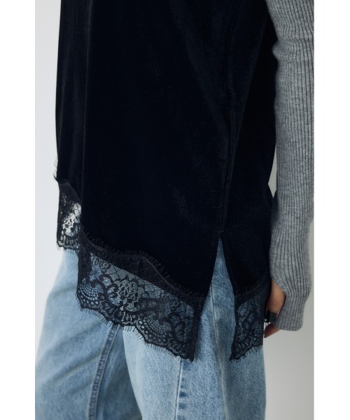 AZUL by moussy(アズールバイマウジー)の「大人かわいい♪ベロアレースアシメキャミソール 秋服 冬服 春服 レイヤード スリット入り 肩紐調整可能◎ トレンド(キャミソール・レディース・ブラック/アイボリー・FREE)」の11枚目の写真