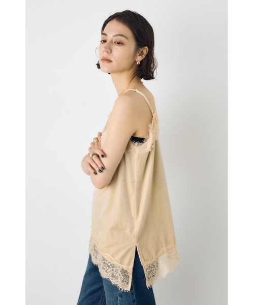 AZUL by moussy(アズールバイマウジー)の「大人かわいい♪ベロアレースアシメキャミソール 秋服 冬服 春服 レイヤード スリット入り 肩紐調整可能◎ トレンド(キャミソール・レディース・ブラック/アイボリー・FREE)」の17枚目の写真