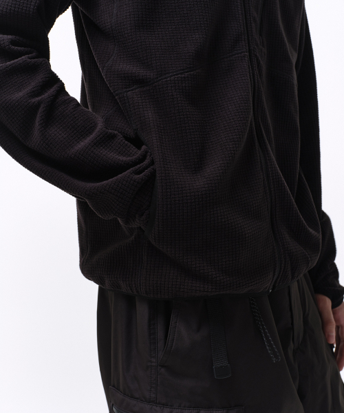 MUSINSA STANDARD（ムシンサスタンダード）の「[シティレジャー] グリッドポーラフリースバラクラバフーデッドジップアップ [ブラック]（パーカー・メンズ・その他・SMALL/MEDIUM/LARGE/X-LARGE/XX-LARGE）」の8枚目の写真