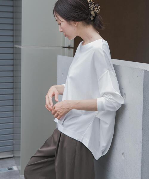 URBAN RESEARCH DOORS(アーバンリサーチドアーズ)の「コットンバックタック長袖プルオーバー 26AW(Tシャツ/カットソー・レディース・キャメル/オフホワイト/ブラック/ブルー系その他・FREE)」の2枚目の写真