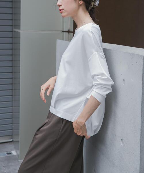 URBAN RESEARCH DOORS(アーバンリサーチドアーズ)の「コットンバックタック長袖プルオーバー 26AW(Tシャツ/カットソー・レディース・キャメル/オフホワイト/ブラック/ブルー系その他・FREE)」の5枚目の写真