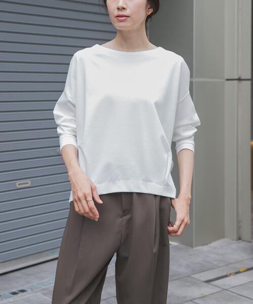 URBAN RESEARCH DOORS(アーバンリサーチドアーズ)の「コットンバックタック長袖プルオーバー 26AW(Tシャツ/カットソー・レディース・キャメル/オフホワイト/ブラック/ブルー系その他・FREE)」の6枚目の写真