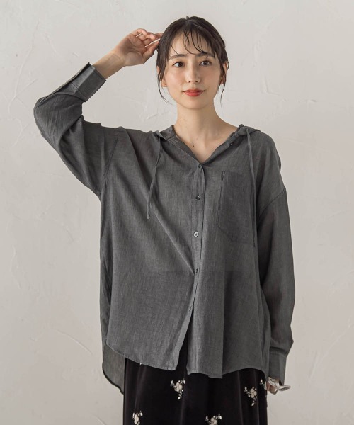 Droite lautreamont(ドロワットロートレアモン)の「シアーデニムフードオーバーシャツ(シャツ/ブラウス・レディース・ブルー/ブラック・M)」の4枚目の写真