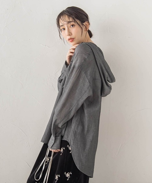 Droite lautreamont(ドロワットロートレアモン)の「シアーデニムフードオーバーシャツ(シャツ/ブラウス・レディース・ブルー/ブラック・M)」の6枚目の写真