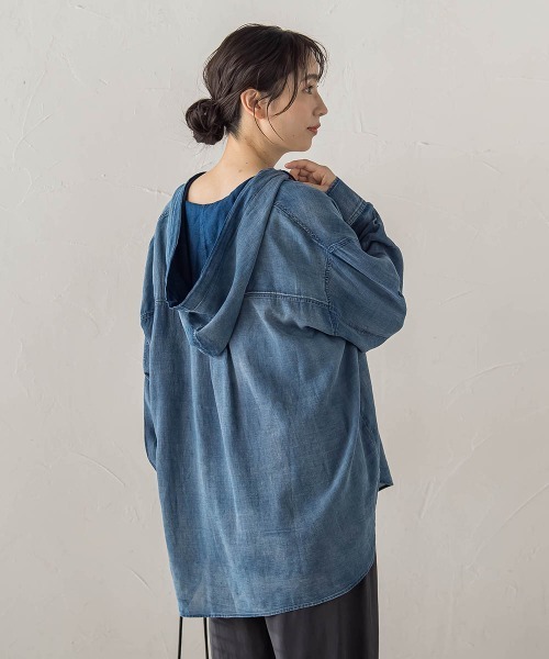 Droite lautreamont(ドロワットロートレアモン)の「シアーデニムフードオーバーシャツ(シャツ/ブラウス・レディース・ブルー/ブラック・M)」の15枚目の写真