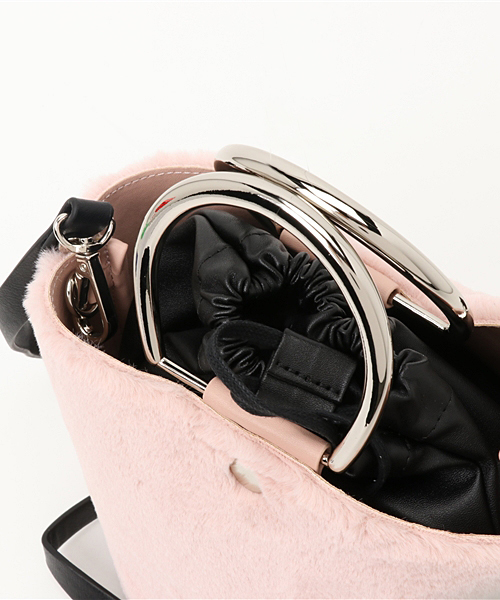 MOUSSY（マウジー）の「HOOP POCHETTE（ショルダーバッグ・レディース・ブラウン/ライトピンク/ブラック・FREE）」の5枚目の写真