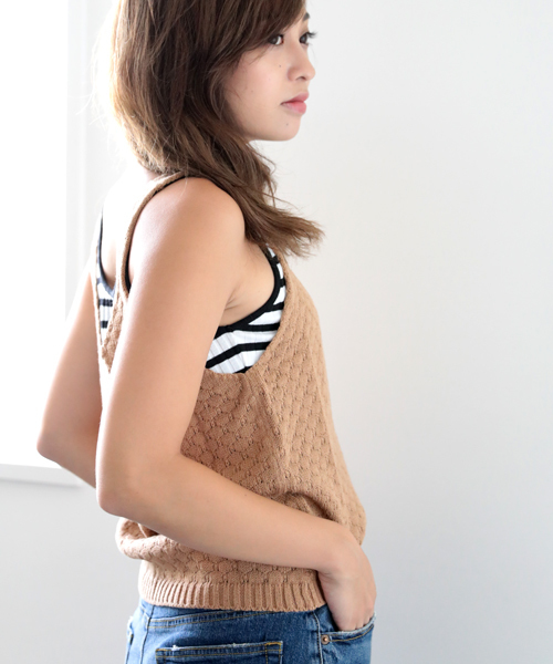 Denime（ドゥニーム）の「ポップコーンニットキャミソール（ベスト・レディース・キャメル/ワイン/グレー・FREE）」の13枚目の写真