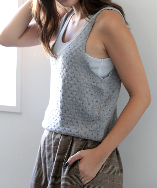 Denime（ドゥニーム）の「ポップコーンニットキャミソール（ベスト・レディース・キャメル/ワイン/グレー・FREE）」の9枚目の写真