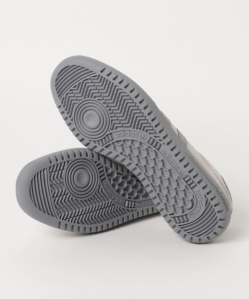 adidas(アディダス)の「<adidas(アディダス)>BERMUDA(スニーカー・メンズ・グレー/ホワイト・27.5cm/28.5cm/25.5cm/28cm/26cm/26.5cm/27cm)」の4枚目の写真