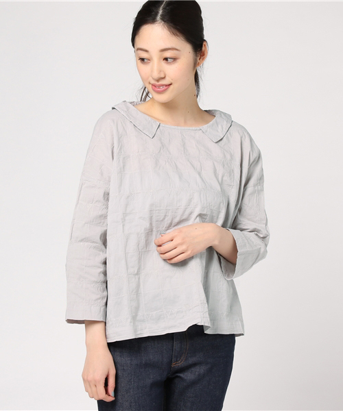 LBC（エルビーシー）の「ローンチェック柄刺繍衿付きプルオーバー（シャツ/ブラウス・レディース・ライトグレー/オフホワイト・MEDIUM）」の13枚目の写真