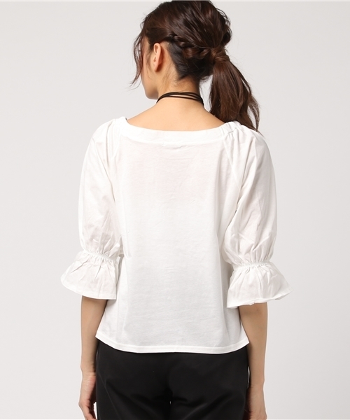 Honeys(ハニーズ)の「チョーカー付プルオーバー(Tシャツ/カットソー・レディース・レッド/オフホワイト/ブラック/カーキ・M/L)」の7枚目の写真