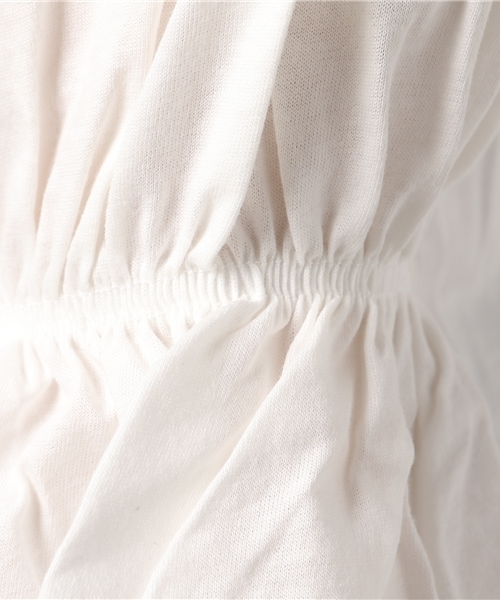 Honeys(ハニーズ)の「チョーカー付プルオーバー(Tシャツ/カットソー・レディース・レッド/オフホワイト/ブラック/カーキ・M/L)」の10枚目の写真