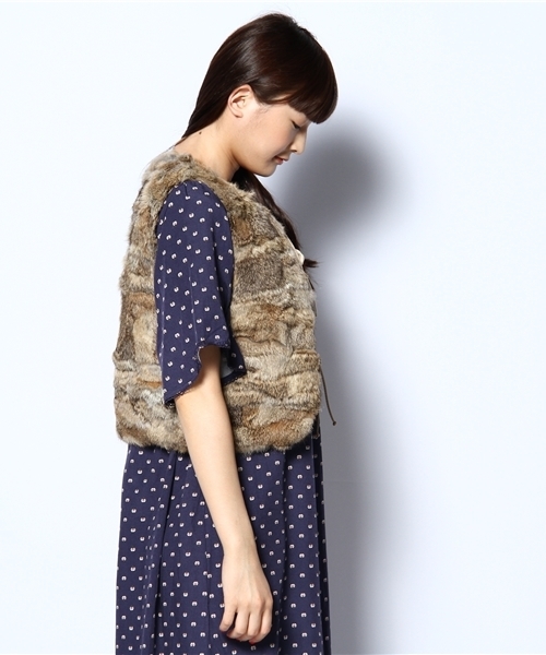 green label relaxing（グリーンレーベルリラクシング）の「GC RABBIT FUR ベスト（ベスト・レディース・ライトグレー/ベージュ・フリー）」の3枚目の写真