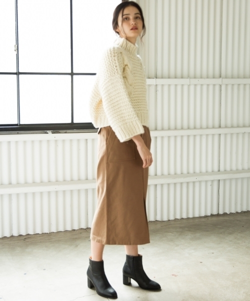 A part by（アパートバイ）の「AW/HANDケーブルタートルネックニット 768605 （ニット/セーター・レディース・オフホワイト/ブラック・FREE）」の8枚目の写真