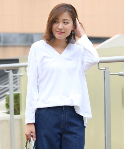 Bab Bou Jeloud（バブブージュルード）の「深Ｖネックゆるカットソー（Tシャツ/カットソー・レディース・オフホワイト/ブラック・38）」の4枚目の写真