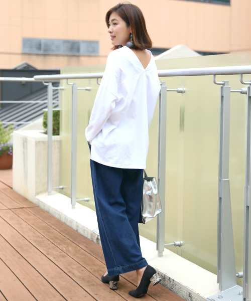 Bab Bou Jeloud（バブブージュルード）の「深Ｖネックゆるカットソー（Tシャツ/カットソー・レディース・オフホワイト/ブラック・38）」の6枚目の写真