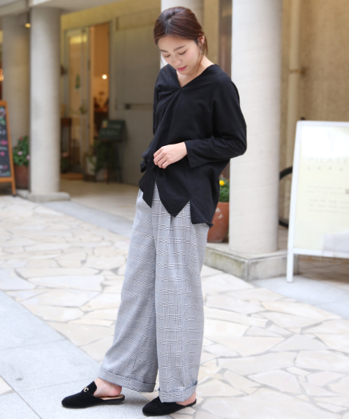 Bab Bou Jeloud（バブブージュルード）の「深Ｖネックゆるカットソー（Tシャツ/カットソー・レディース・オフホワイト/ブラック・38）」の9枚目の写真