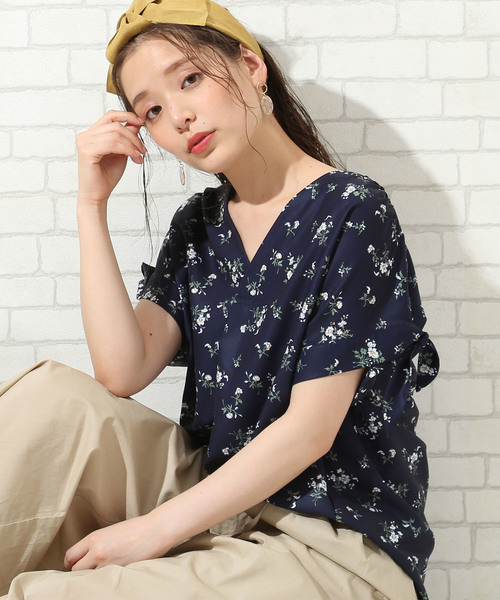 ROPE' PICNIC(ロペピクニック)の「花柄/ドット袖リボンブラウス(シャツ/ブラウス・レディース・ホワイト/ホワイト系その他/ネイビー/ブラック・38/40)」の4枚目の写真