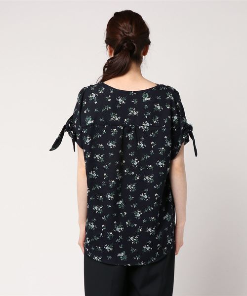 ROPE' PICNIC(ロペピクニック)の「花柄/ドット袖リボンブラウス(シャツ/ブラウス・レディース・ホワイト/ホワイト系その他/ネイビー/ブラック・38/40)」の5枚目の写真