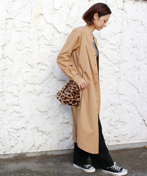 ottilie(オティーリエ)の「エコファー巾着バッグ(ショルダーバッグ・レディース・ブラウン/ベージュ/キャメル・FREE)」の12枚目の写真