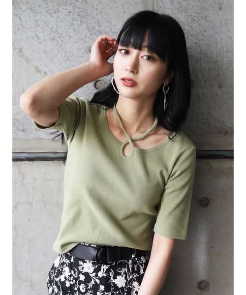 EMODA(エモダ)の「2WAYカッティングトップ(Tシャツ/カットソー・レディース・ブラウン/ブラック/ホワイト/ライム・FREE)」の10枚目の写真